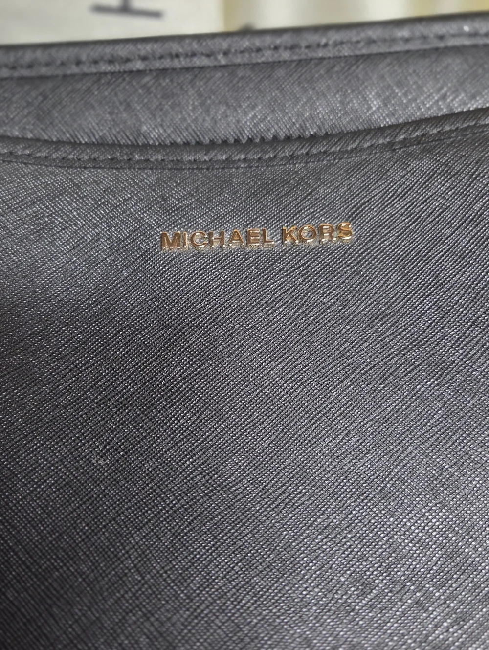 Michael Kors Jet Set Travel Tote - Picture 10 of 15